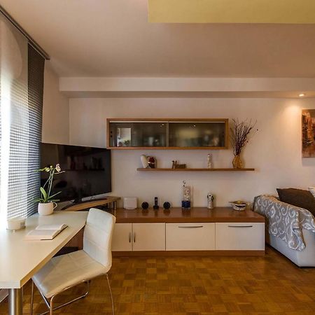 Apartment Many พูลา ภายนอก รูปภาพ