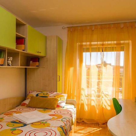 Apartment Many พูลา ภายนอก รูปภาพ