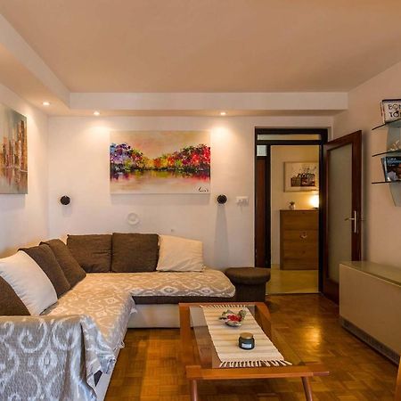 Apartment Many พูลา ภายนอก รูปภาพ