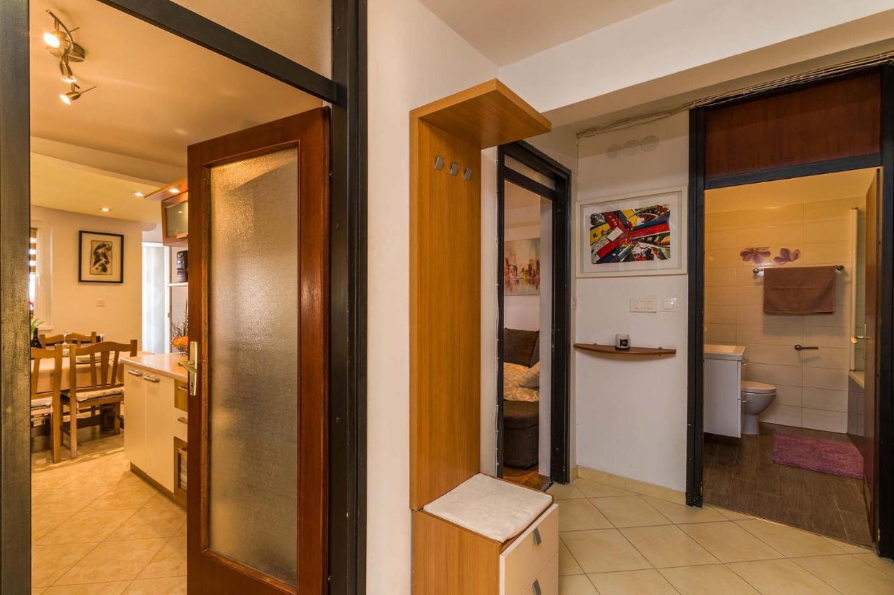 Apartment Many พูลา ภายนอก รูปภาพ