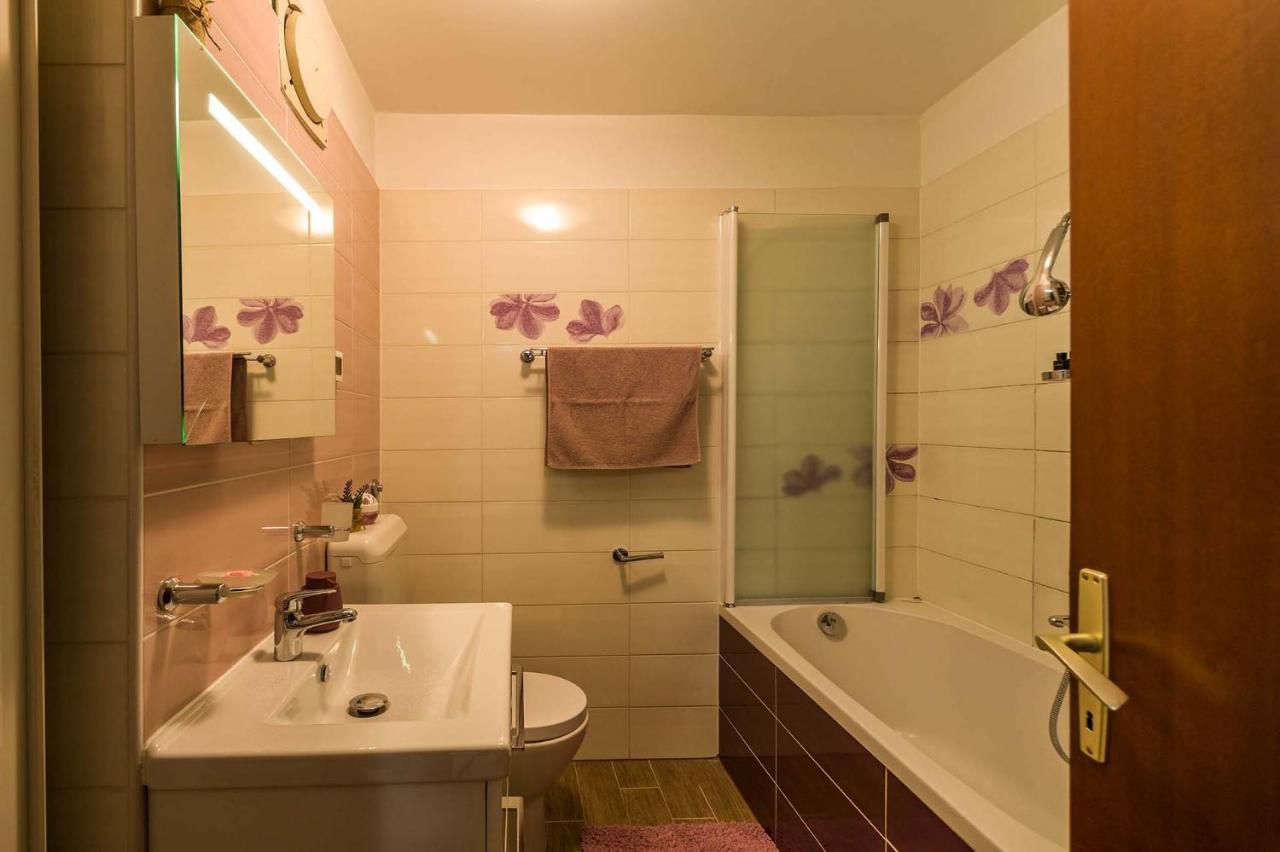 Apartment Many พูลา ภายนอก รูปภาพ