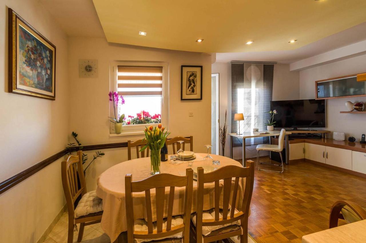 Apartment Many พูลา ภายนอก รูปภาพ