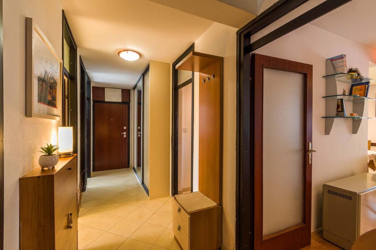 Apartment Many พูลา ภายนอก รูปภาพ