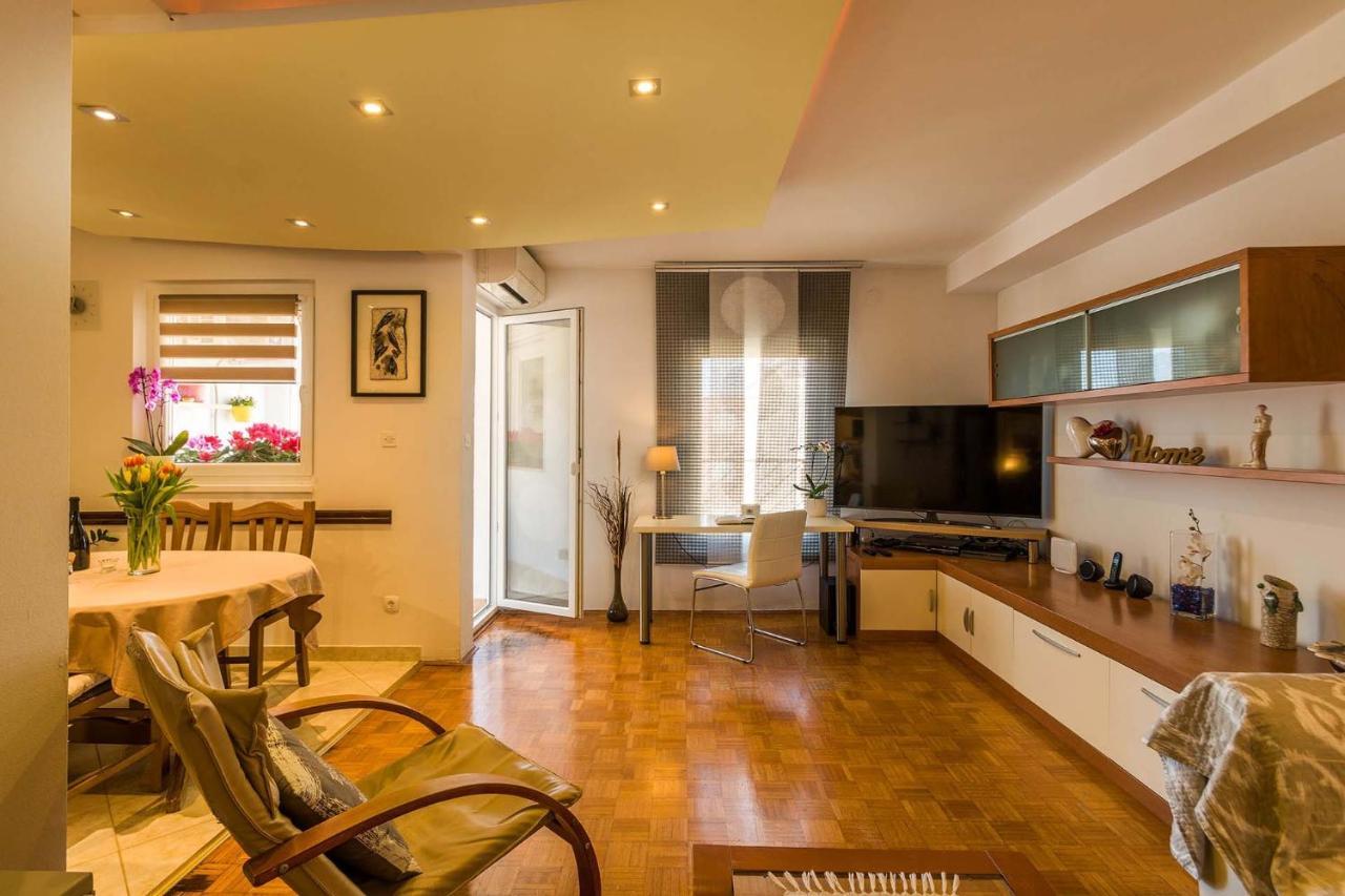 Apartment Many พูลา ภายนอก รูปภาพ