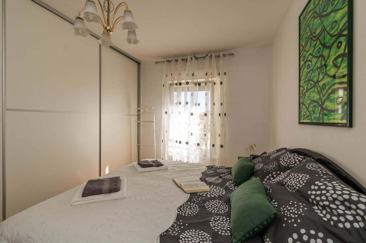Apartment Many พูลา ภายนอก รูปภาพ